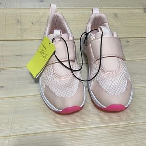 Kids shoes all in motion pink spencer kids size 5 women’s size 7 NWT